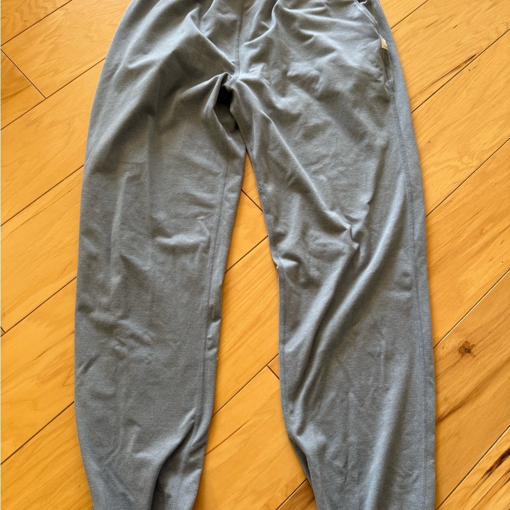 Vuori Flint heather boyfriend sweatpants